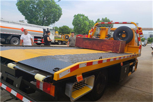 永兴附近拖车电话号码服务